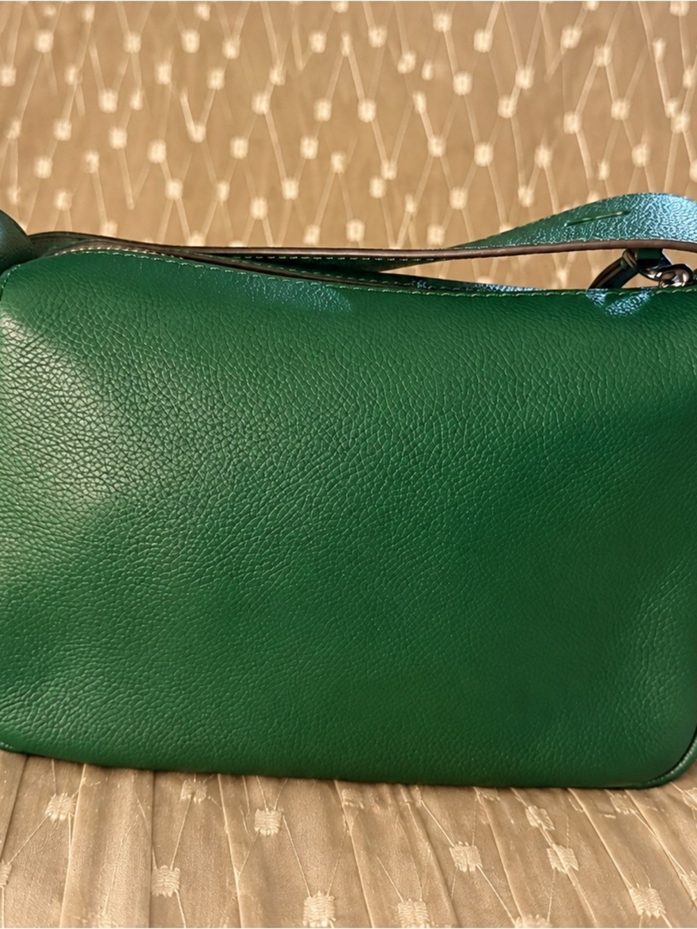 Green Leather Shoulder Bag - Sleek Everyday Carry